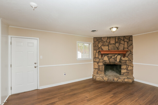 Building Photo - Charming Brick Home in Pearl