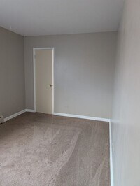 Building Photo - 9595 Maple Dr
