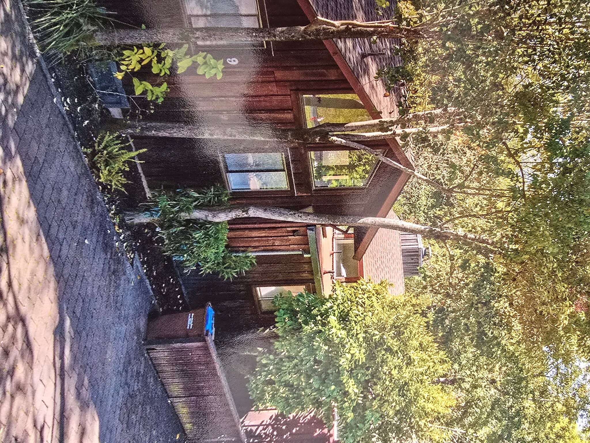 Building Photo - 9 Hillside Ave