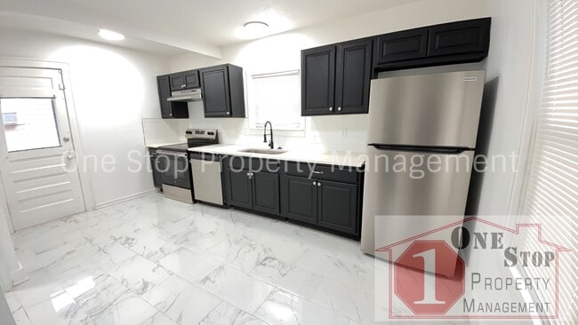 Building Photo - Gorgeous and Unique 4 Bedroom 1.5 Bathroom...