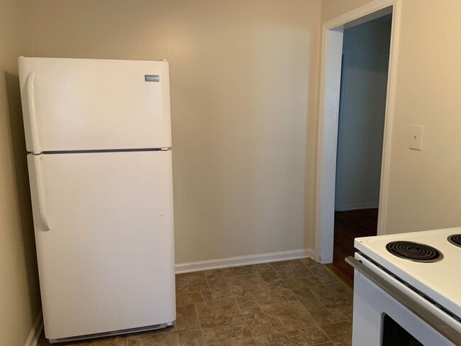 Building Photo - Cozy 2 Bedroom Home!!