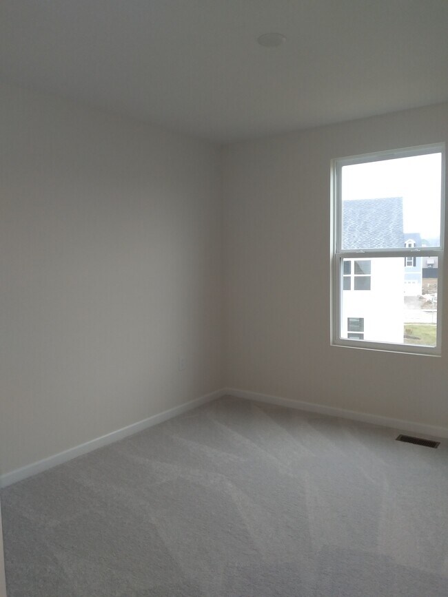 Building Photo - 410 Cottontail Ct