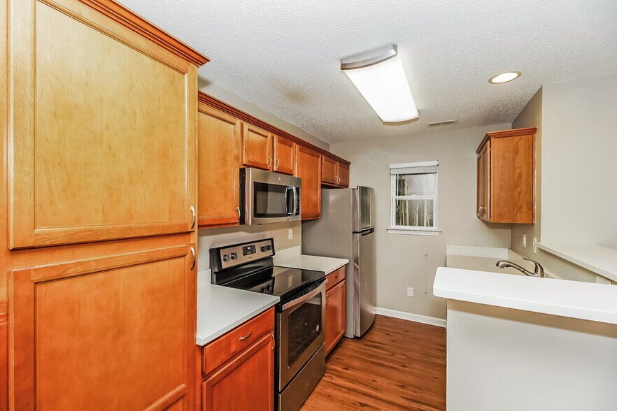 Building Photo - 5104 Oak Pasture Ln