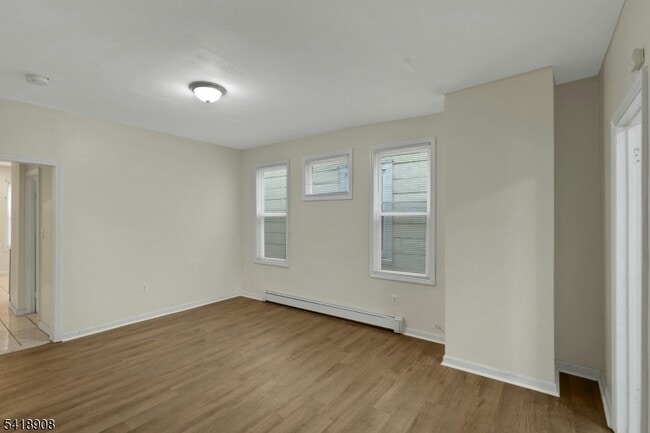 Building Photo - 496 S 21st St