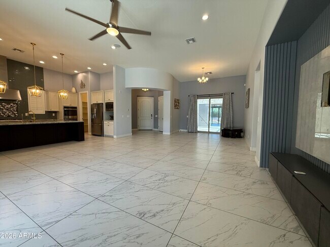 Building Photo - 2307 E Mahogany Pl
