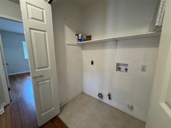 Building Photo - 2909 Allison Dr