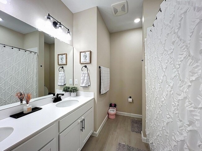 Building Photo - 951 Griffon Ave