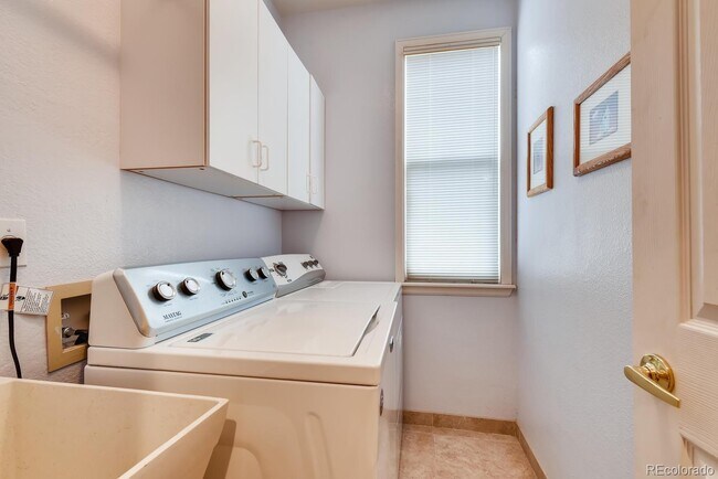 Building Photo - 5BR home in Cherry Creek Schools!