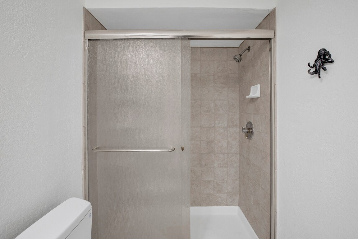 Building Photo - 1140 E Ocean Blvd