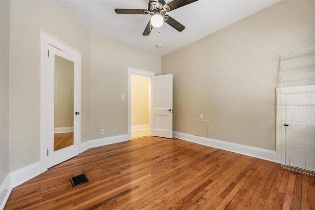 Building Photo - 1000 E Crenshaw St