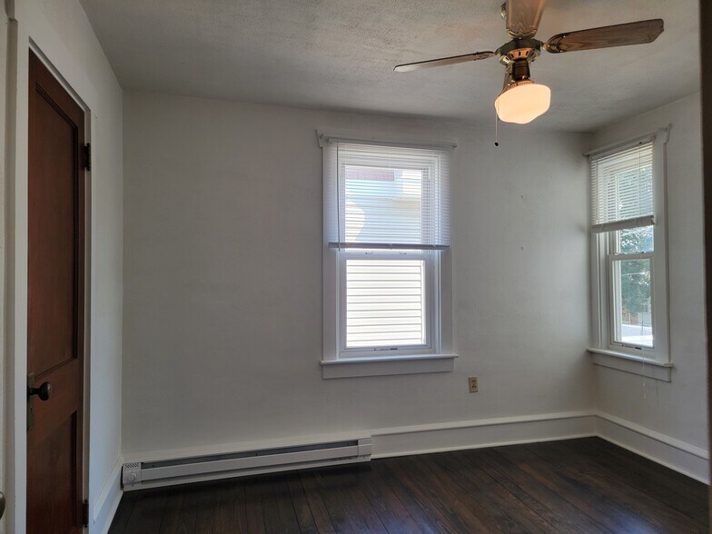 Building Photo - 316 W Sunset Ave