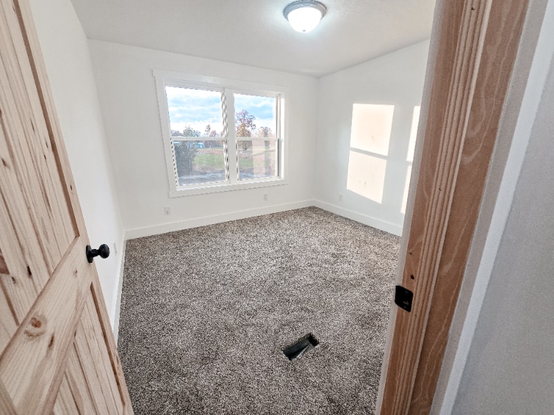 Building Photo - 112 Ivy Trce