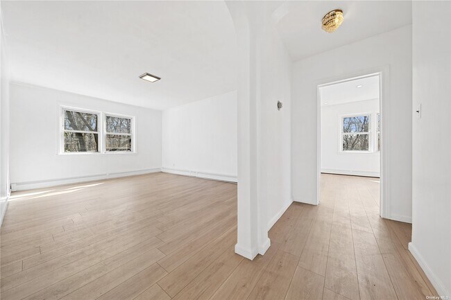 Building Photo - 87-47 Myrtle Ave