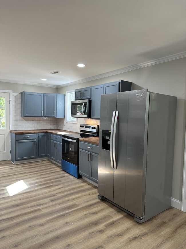 Building Photo - 4916 Palomino Dr