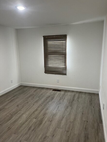 Building Photo - 601 Rizek Dr