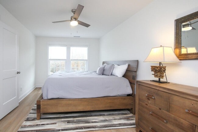 Building Photo - Luxury Three Bedroom Townhouse in Lincolnton
