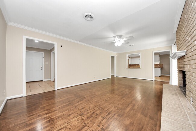 Building Photo - 4422 Nenana Dr