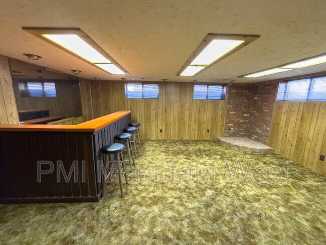 Building Photo - 2141 S 1700 E