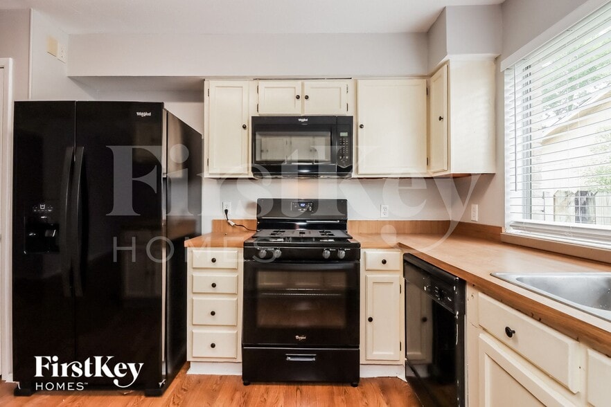 Building Photo - 2231 Anthony-Hay Ln