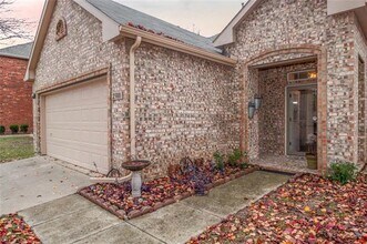 Building Photo - 2308 Pharr Dr