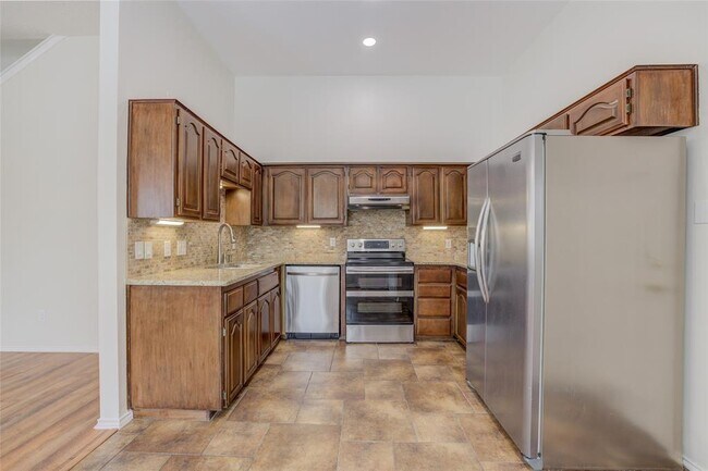 Building Photo - 10002 Talleyran Dr