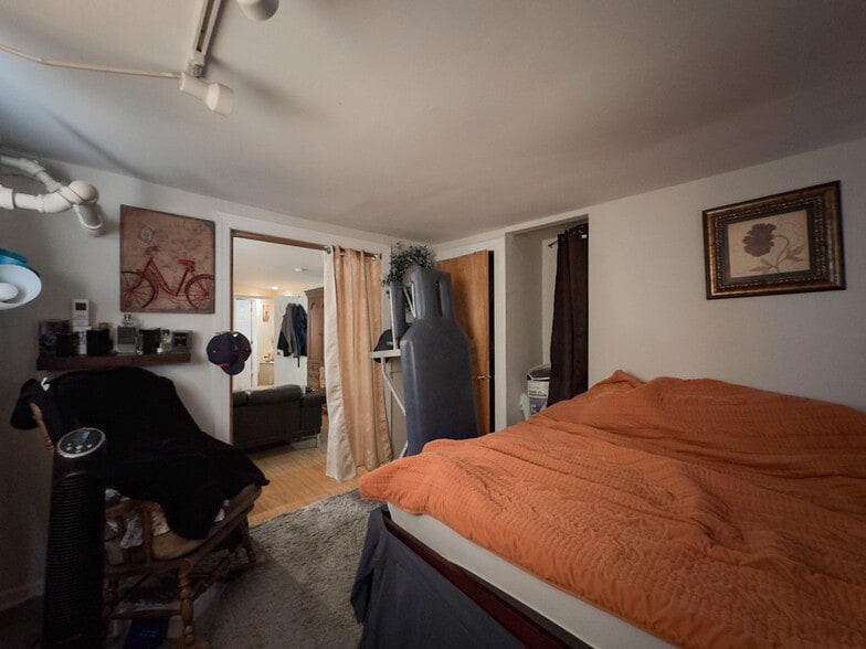 Building Photo - 3701 N Racine Ave