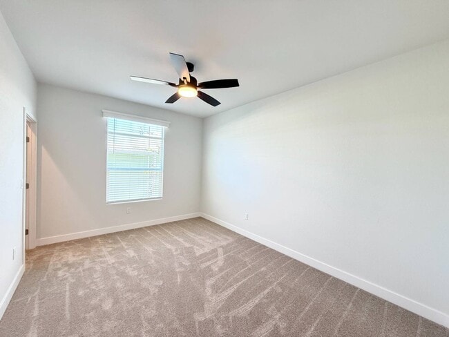 Building Photo - 44 Pine Via