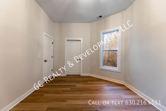 Building Photo - 4241 S Calumet Ave