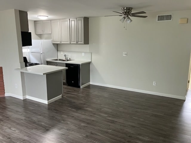 Building Photo - 303 E Providencia Ave