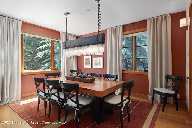 Building Photo - 714 S Galena St