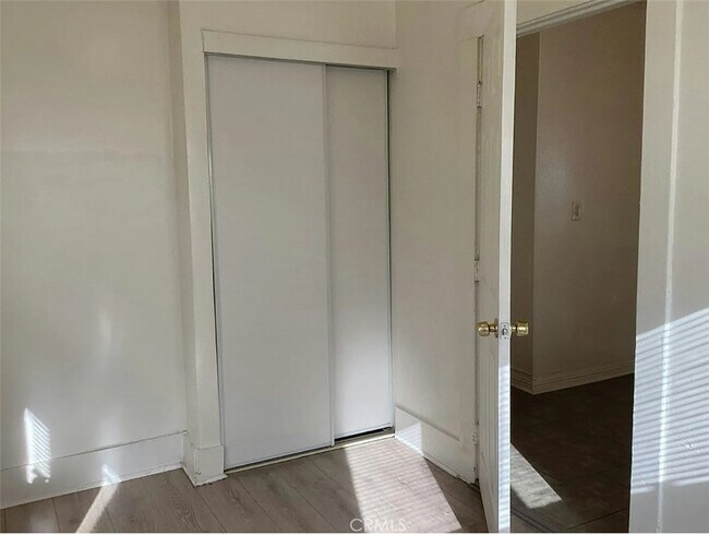 Building Photo - 1538 W 51st Pl