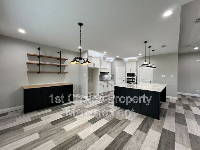 Building Photo - 5413 Harrys Pl