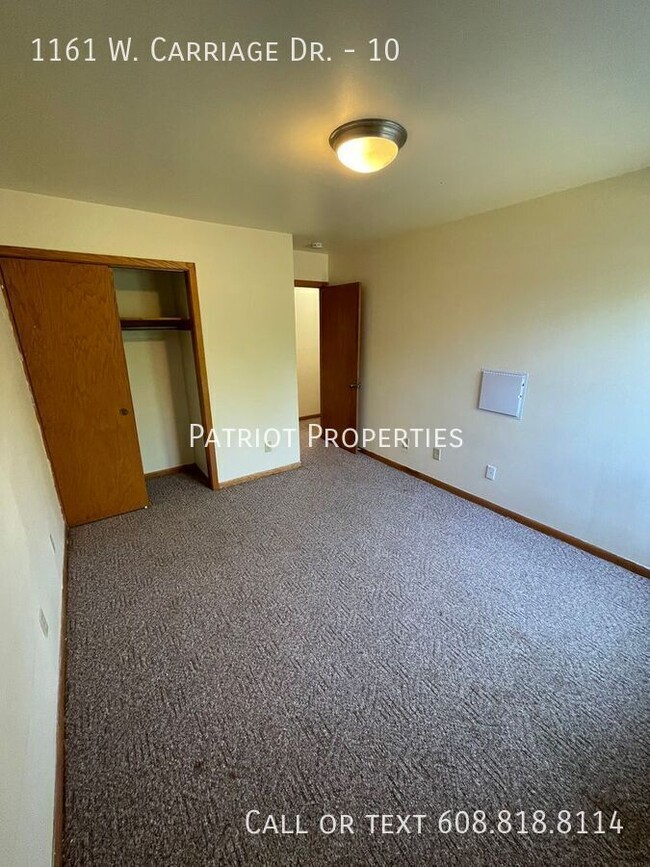 Building Photo - 1 bedroom/ 1 bath apartment in Whitewater, WI