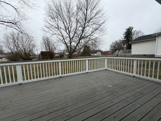 Building Photo - Nice 3 bedroom/1.5 bath home for rent in E. Morristown, Tennessee