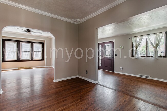 Building Photo - Completely Remodeled! 3 Bedroom / 3 Bathro...
