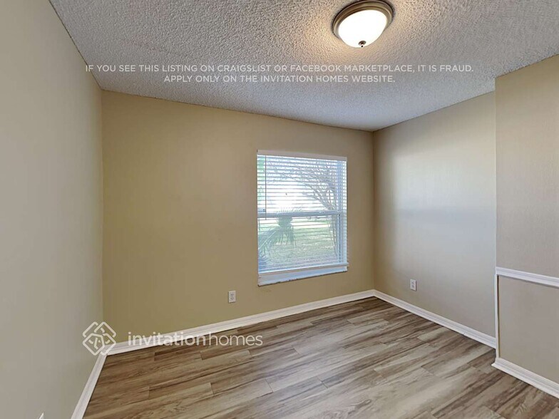 Building Photo - 2115 Bayhill Dr