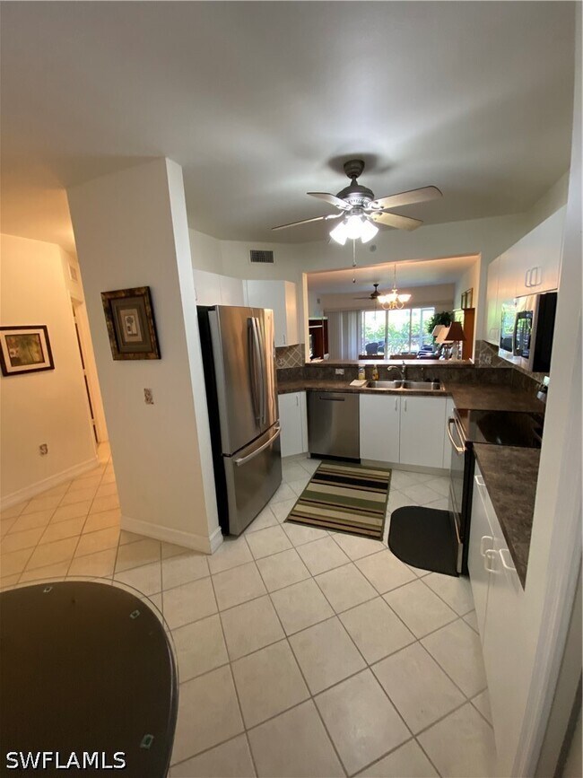 Building Photo - 7831 Regal Heron Cir