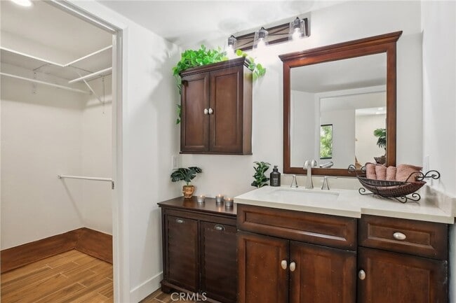 Building Photo - 25761 Le Parc