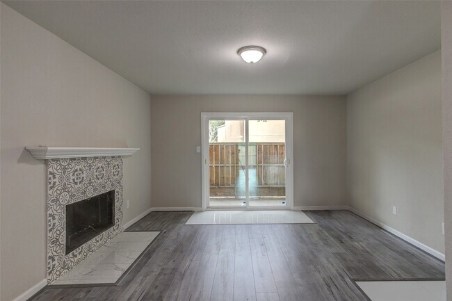 Building Photo - 3300 Pebblebrook Dr