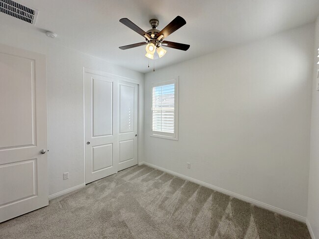 Building Photo - 360 Wind Poppy St