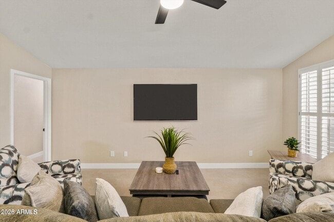 Building Photo - 2735 N Diego Cir