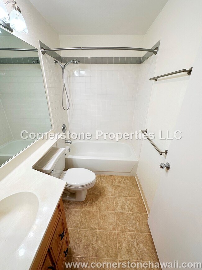 Building Photo - 94-638-638 Lumiaina St