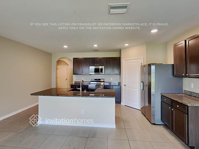 Building Photo - 5205 Willow Breeze Wy