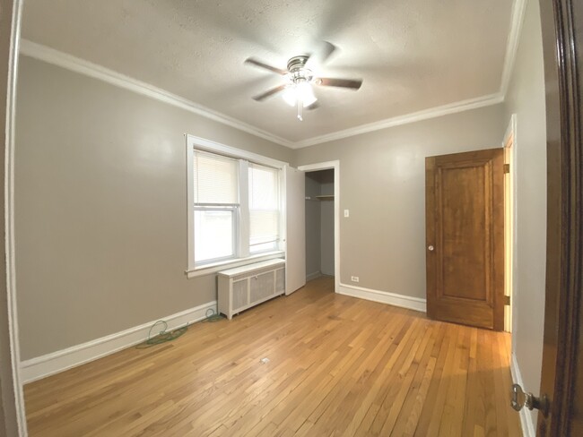 Building Photo - 5434 N Spaulding Ave