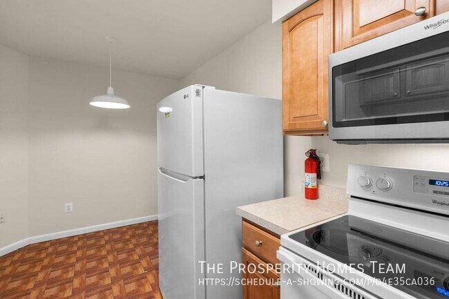 Building Photo - 2217 Lowells Glen Rd