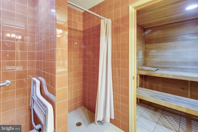 Building Photo - 3101 N Hampton Dr