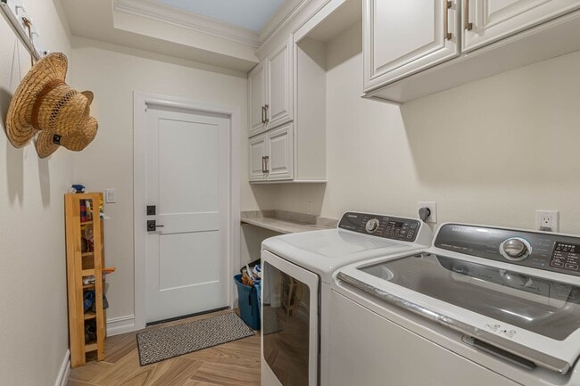 Building Photo - Renovated 3/3 Pool Home home in the heart of Delaney Park of Downtown Orlando