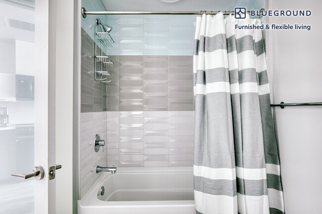 Building Photo - 700 N Spaulding Ave