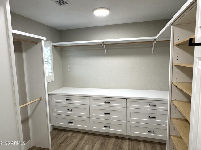 Building Photo - 3733 E Orchid Ct