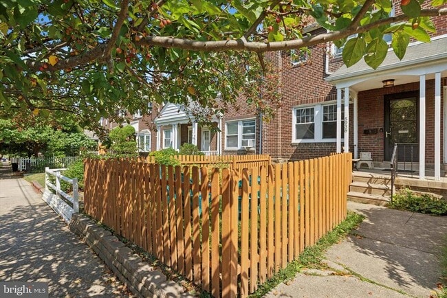 Building Photo - 5938 Houghton St